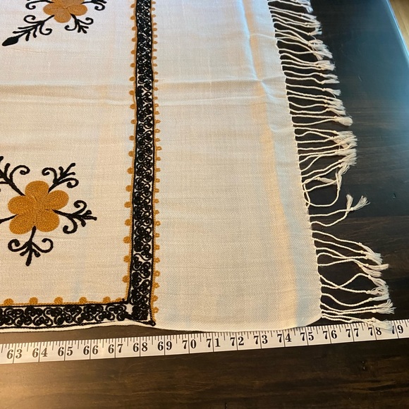 Afghan wool shawl cream-white fabric, hand stitched gold and black embroidery. - Picture 5 of 8